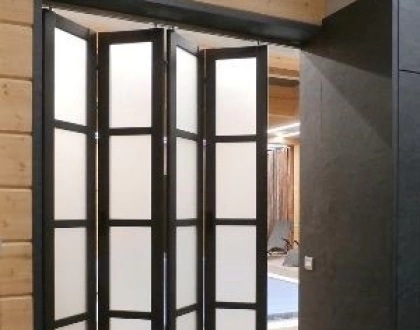 Устройство дверных конструкций раздвижного типа